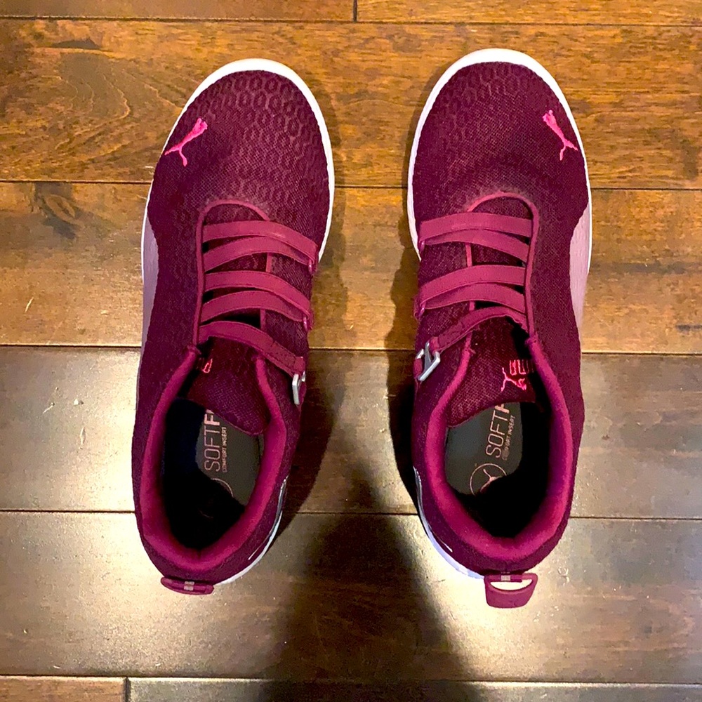 Puma slip on sneakers, size 8.5-9